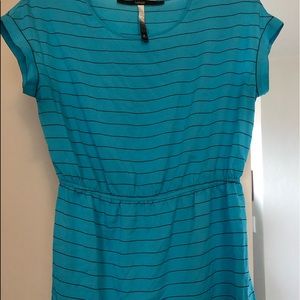 Cute striped blue top.